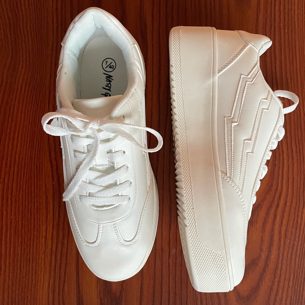 White lightning bolt platform sneakers